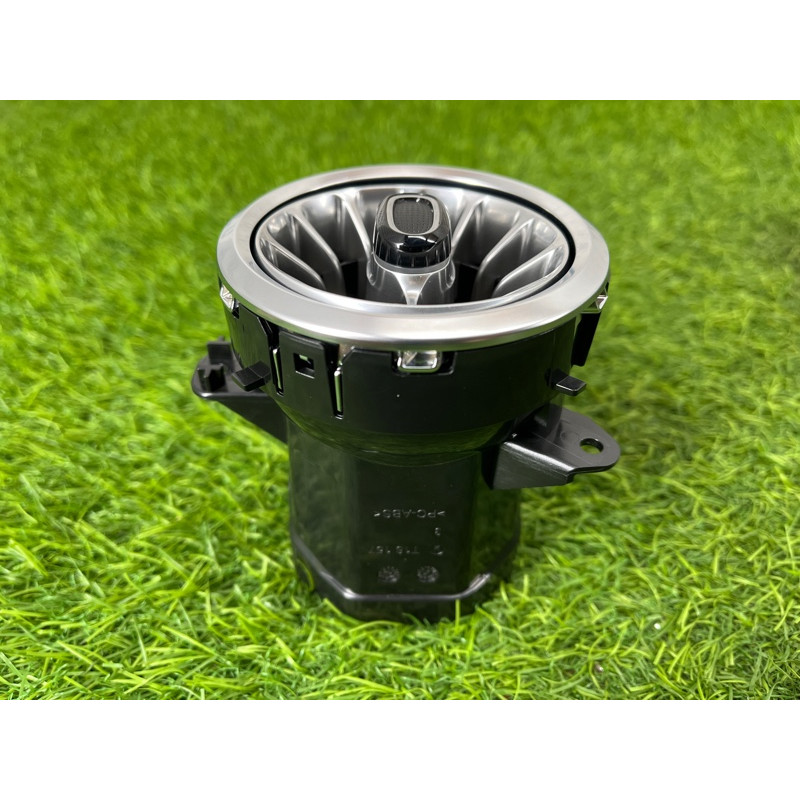 Центральный дефлектор салона (салон) Mercedes-Benz EQB 350 X243 2022 A17783065029051