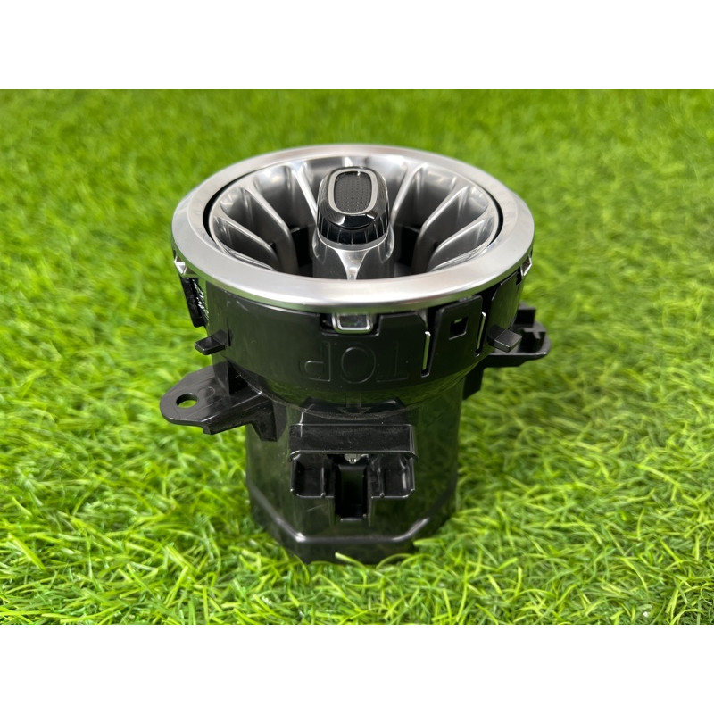 Центральный дефлектор салона (салон) Mercedes-Benz EQB 350 X243 2022 A17783065029051