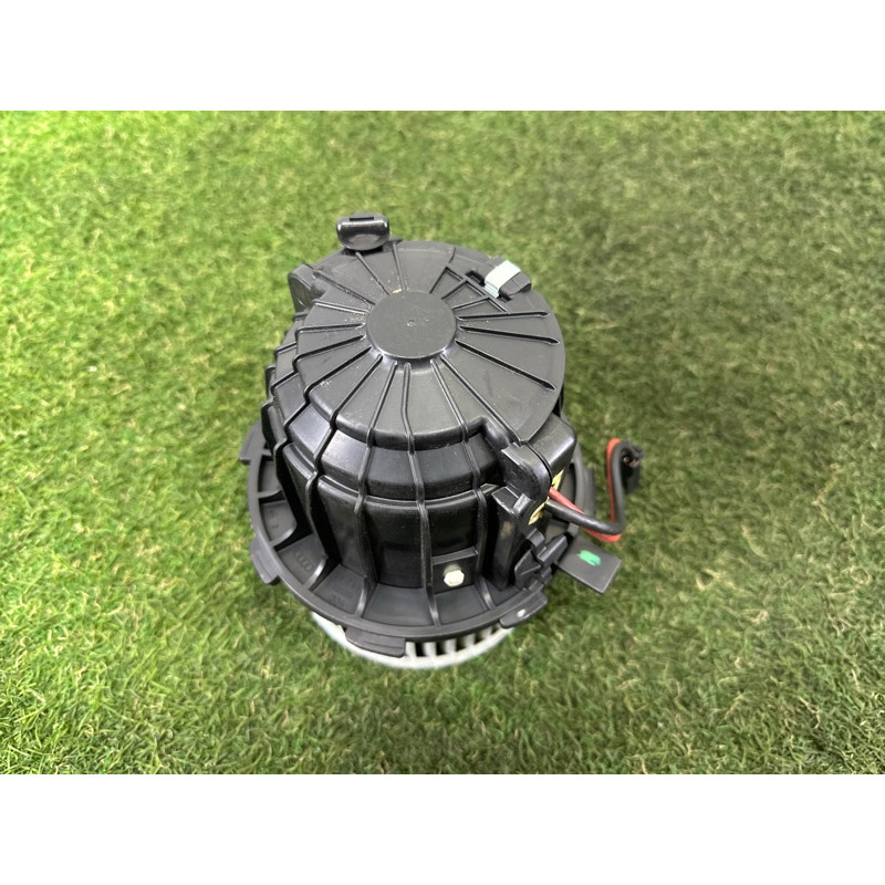 Мотор печки (отопление и кондиционирование) AUDI A4 B8 2014 2.0 TFSI 8T1820021