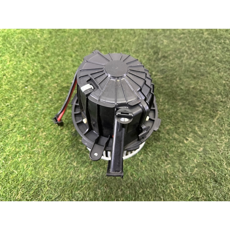 Мотор печки (отопление и кондиционирование) AUDI A4 B8 2014 2.0 TFSI 8T1820021