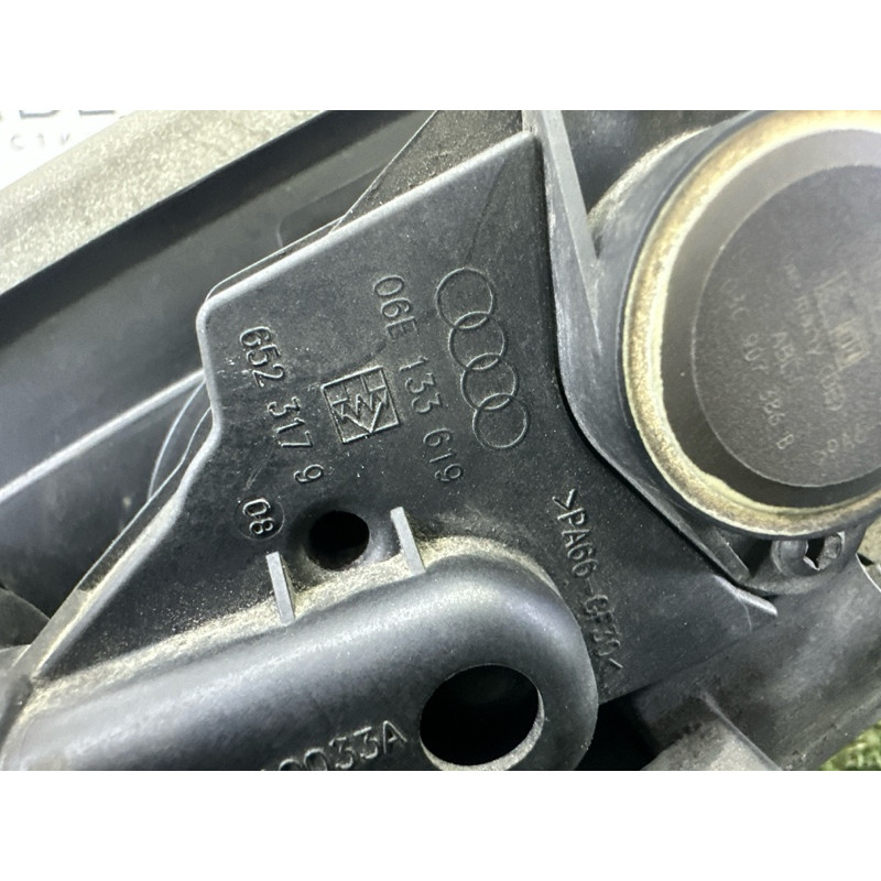 Впускний колектор (подача палива) AUDI Q5 8R 2012 3.2 06E133210M