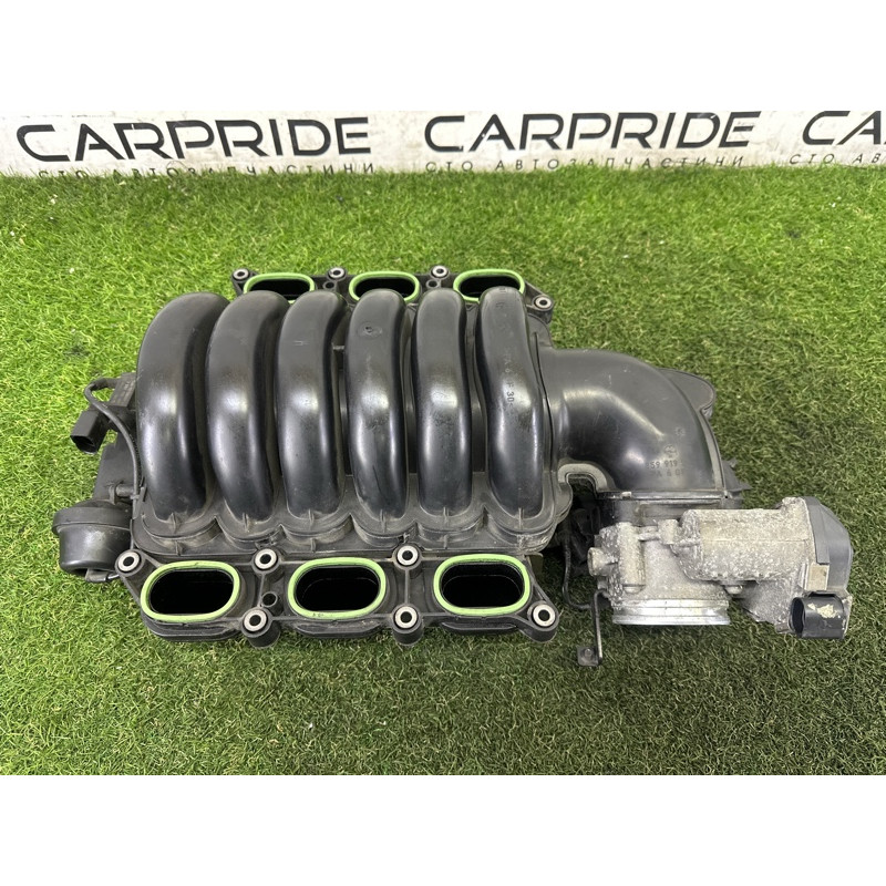 Впускний колектор (подача палива) AUDI Q5 8R 2012 3.2 06E133210M