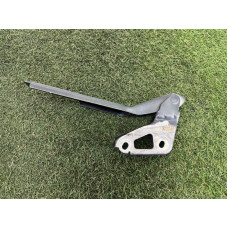 Петля капота