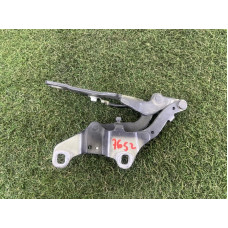 Петля капота