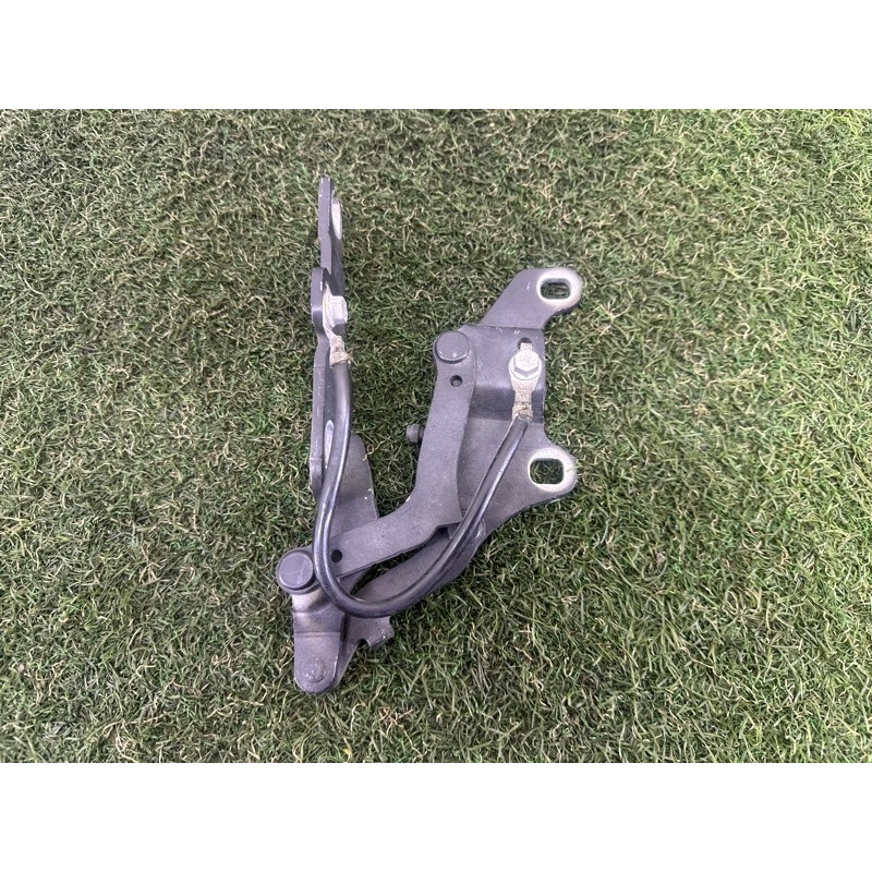 Петля капота (кузов и элементы) BMW 3-series E90 2010 3.0 N54 41617210677