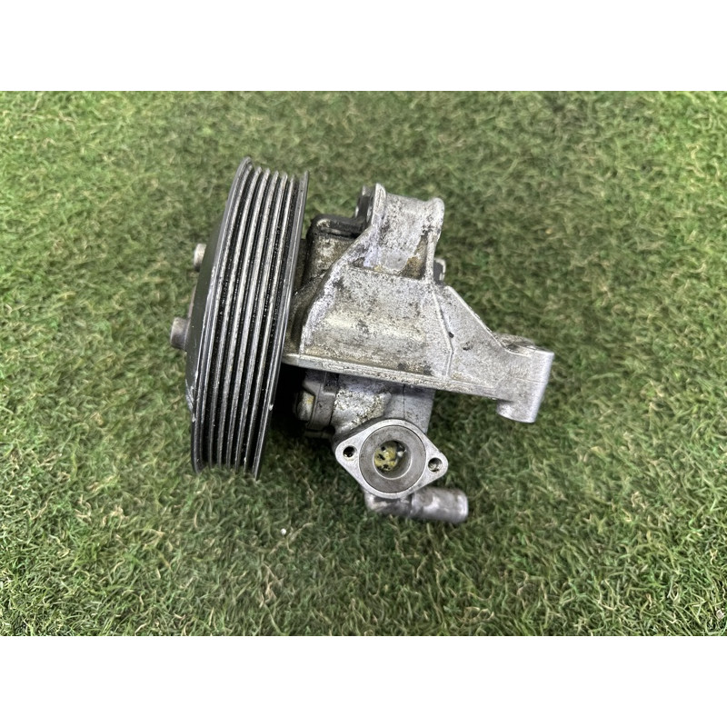 Насос гидроусилителя руля (рулевое управление) AUDI Q5 8R 2012 3.2 8R0145155T