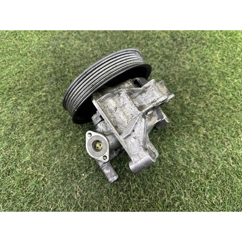 Насос гидроусилителя руля (рулевое управление) AUDI Q5 8R 2012 3.2 8R0145155T