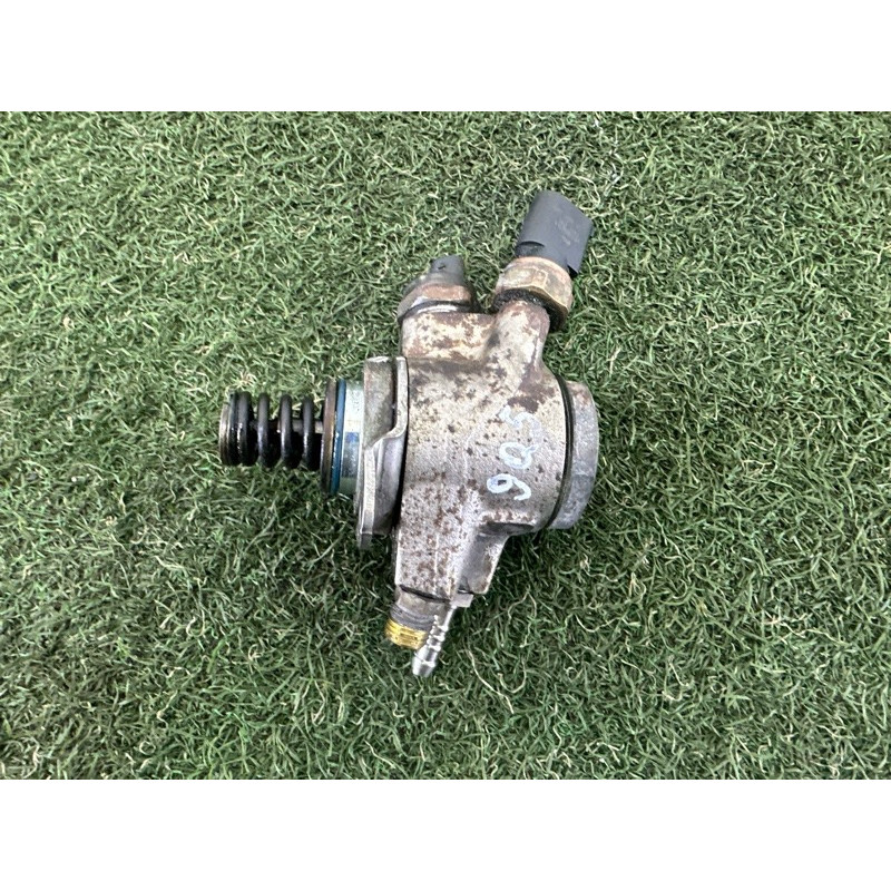 ТНВД (топливная система) AUDI Q5 8R 2012 3.2 06E127025S