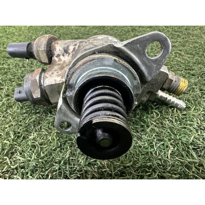 ТНВД (топливная система) AUDI Q5 8R 2012 3.2 06E127025S