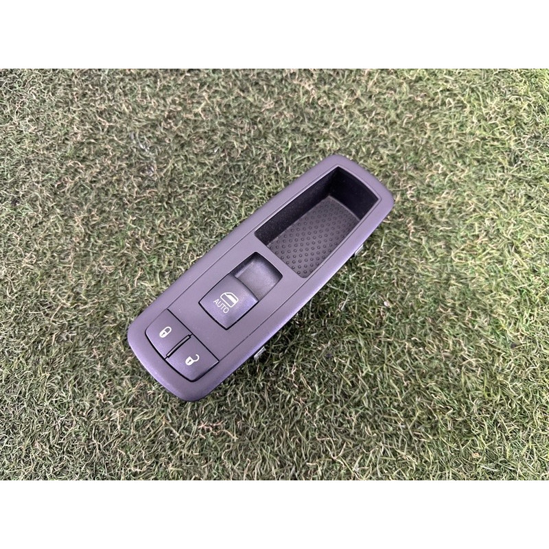 Кнопка стеклоподъемника (электрика / кнопки) Jeep Grand Cherokee WK2 2014 3.0 Diesel 68086692AD