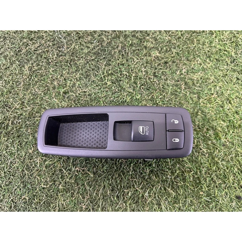 Кнопка стеклоподъемника (электрика / кнопки) Jeep Grand Cherokee WK2 2014 3.0 Diesel 68086692AD