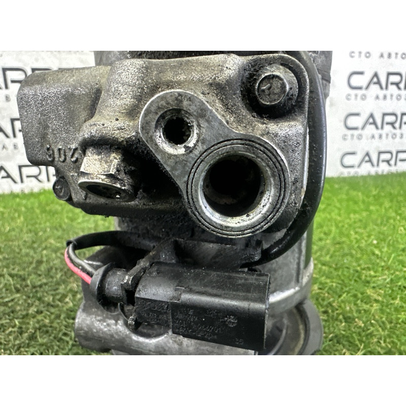 Компрессор кондиционера (отопление и кондиционирование) AUDI Q5 8R 2012 3.2 8K0260805K