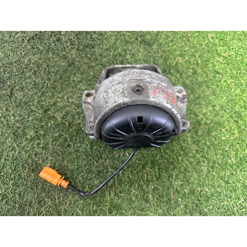 Подушка двигателя (двигатель и элементы) AUDI A4 B8 2013 2.0 TFSI 8R0199381AK