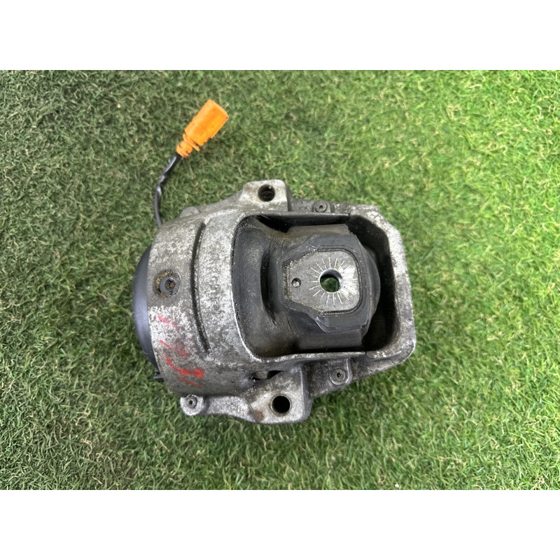 Подушка двигателя (двигатель и элементы) AUDI A4 B8 2013 2.0 TFSI 8R0199381AK