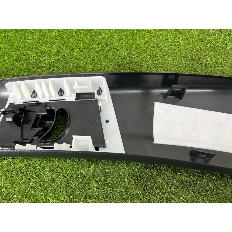 Обшивка стойки центральная (салон) Mercedes-Benz EQB 350 X243 2022 A24369089009051