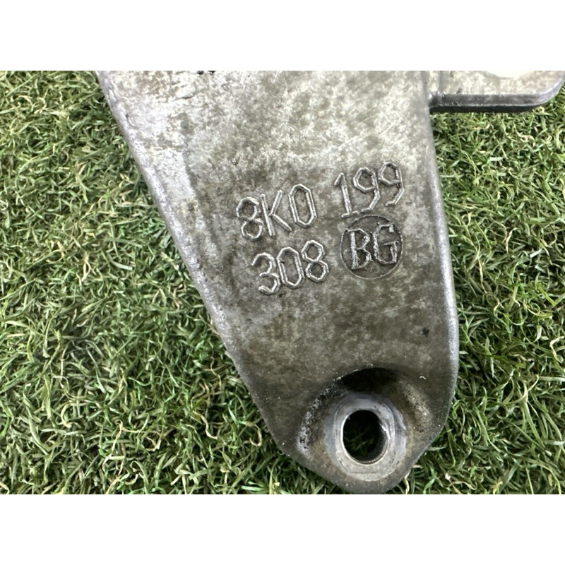 Кріплення подушки двигуна (кронштейни двигуна) AUDI Q5 8R 2012 3.2 4G0199308N