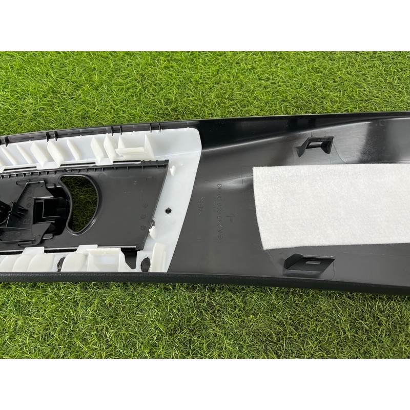 Обшивка стойки центральная (салон) Mercedes-Benz EQB 350 X243 2022 A24369090009051