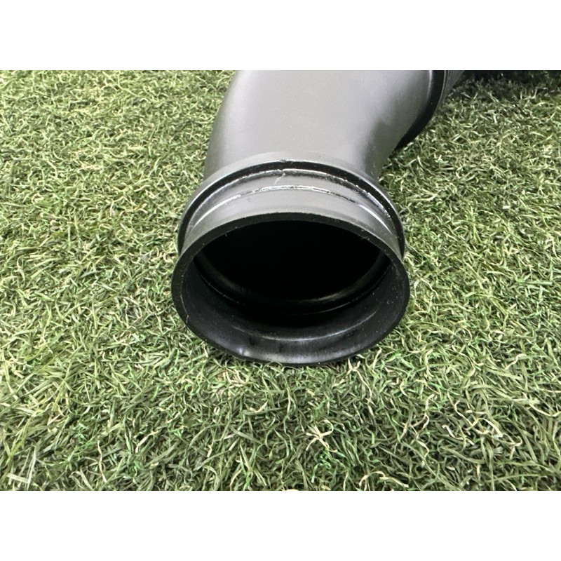 Патрубок повітряного фільтра (подача палива) Volkswagen Touareg NF 2012 3.0 TDI 7P0129627E