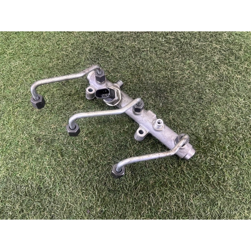 Паливна рампа (паливна система) Volkswagen Touareg NF 2012 3.0 TDI 059130089AM