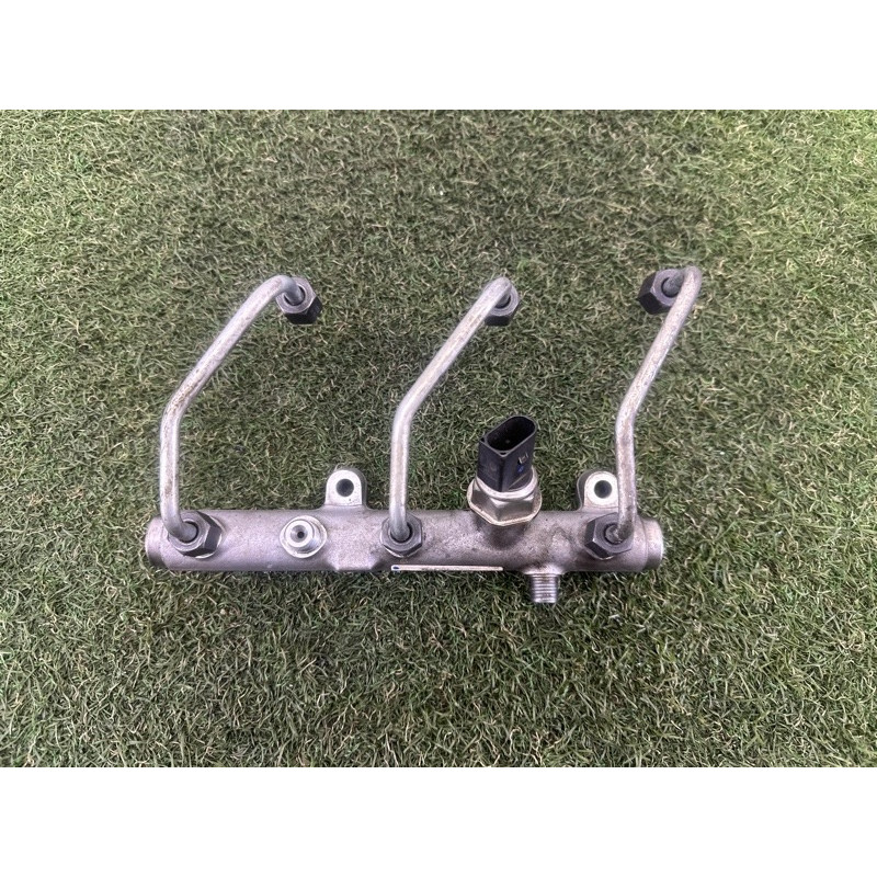Паливна рампа (паливна система) Volkswagen Touareg NF 2012 3.0 TDI 059130089AM