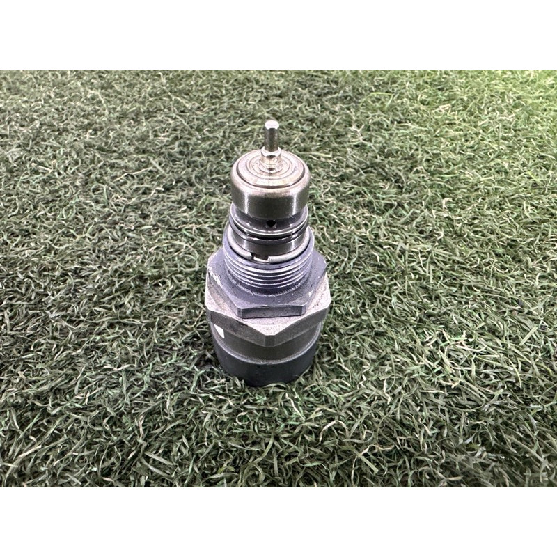 Регулятор давления топлива (топливная система) Volkswagen Touareg NF 2012 3.0 TDI 057130764AD