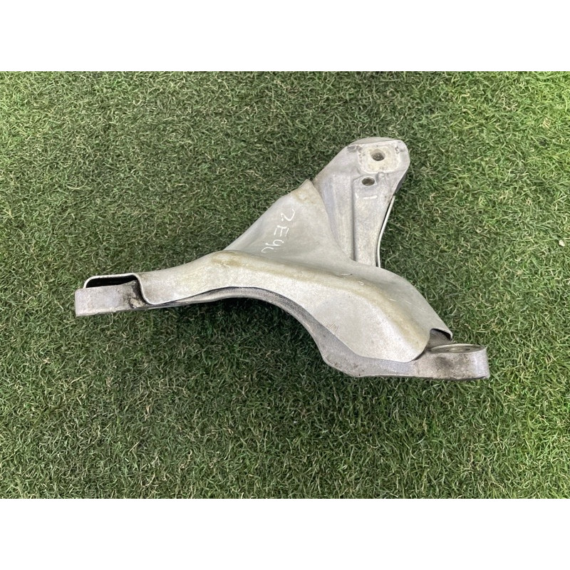 Кронштейн подушки двигателя (кронштейны двигателя) BMW 3-series E90 2010 3.0 N54 22116772344