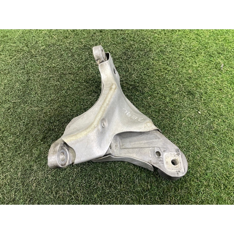 Кронштейн подушки двигателя (кронштейны двигателя) BMW 3-series E90 2010 3.0 N54 22116772344