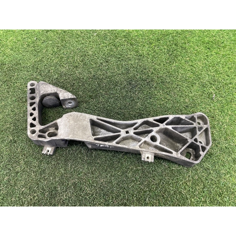 Траверса (трансмиссия) BMW 3-series E90 2010 3.0 N54 22116769281