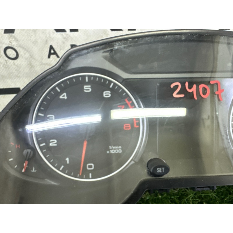 Панель приладів (салон) AUDI Q5 8R 2010 3.2 CALB 8R0920980K