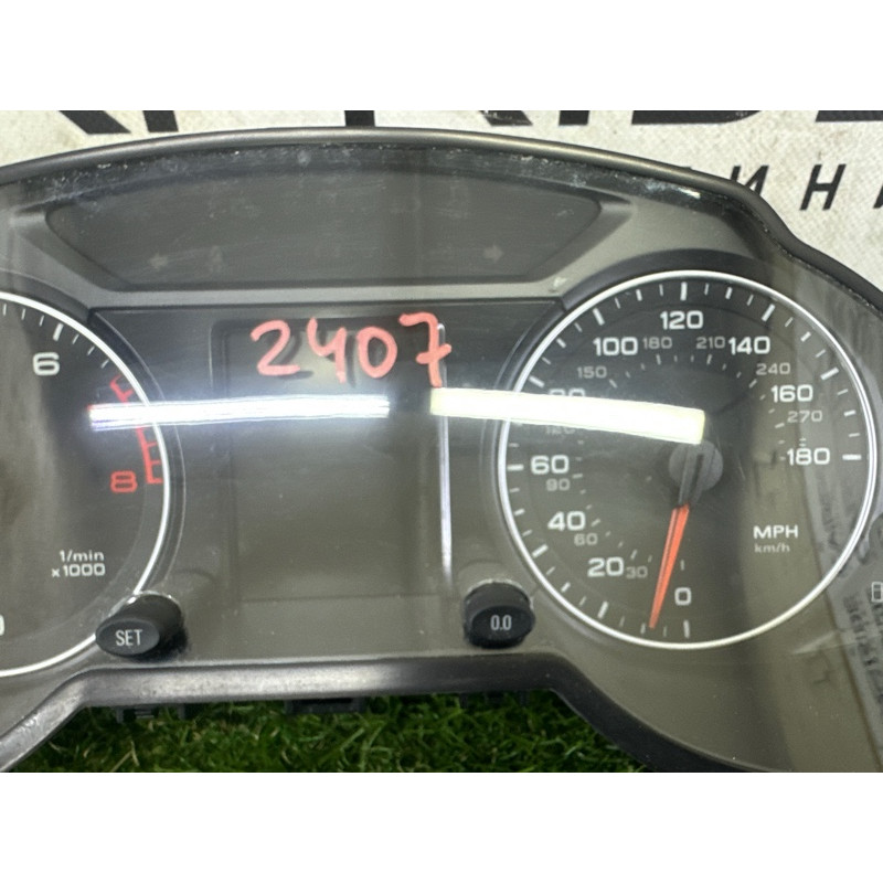 Панель приладів (салон) AUDI Q5 8R 2010 3.2 CALB 8R0920980K