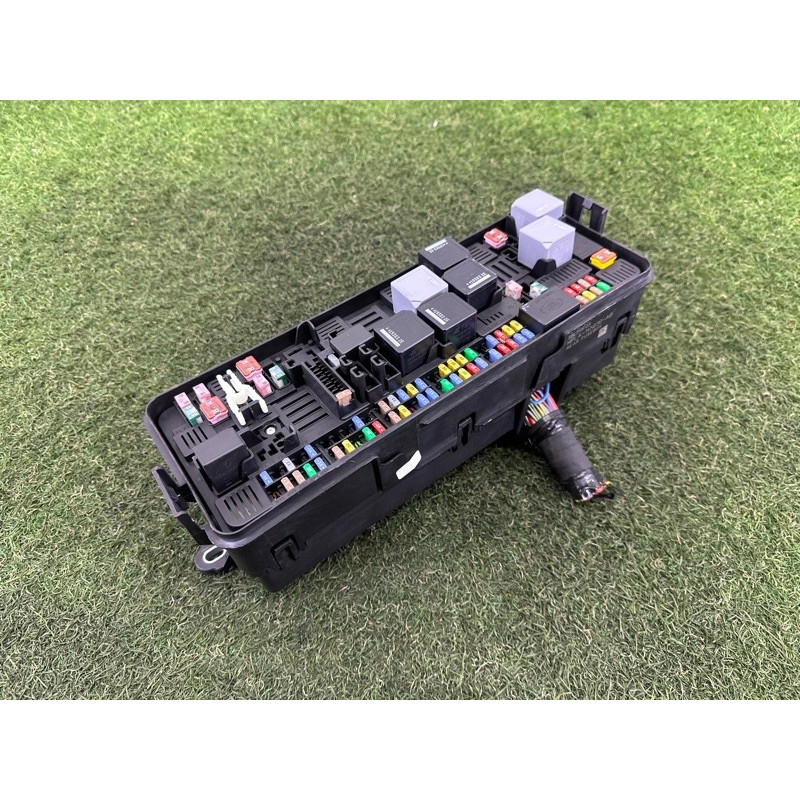 Блок предохранителей (электрика) LAND ROVER RANGE ROVER Sport L494 2016 3.0 Diesel LR080336