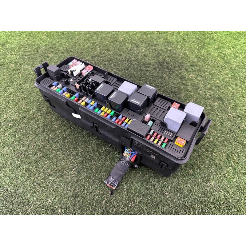 Блок предохранителей (электрика) LAND ROVER RANGE ROVER Sport L494 2016 3.0 Diesel LR080336