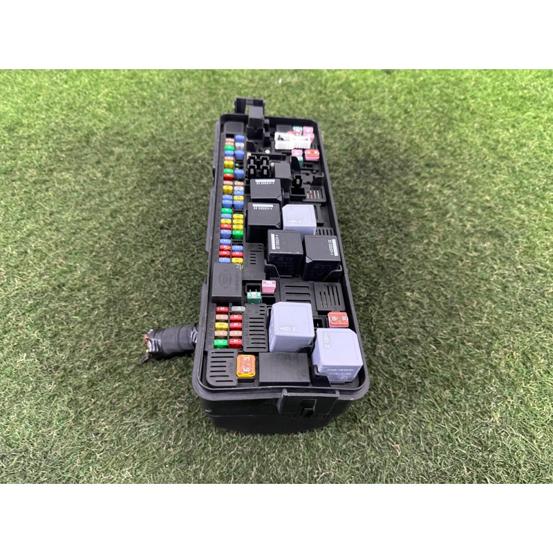 Блок предохранителей (электрика) LAND ROVER RANGE ROVER Sport L494 2016 3.0 Diesel LR080336