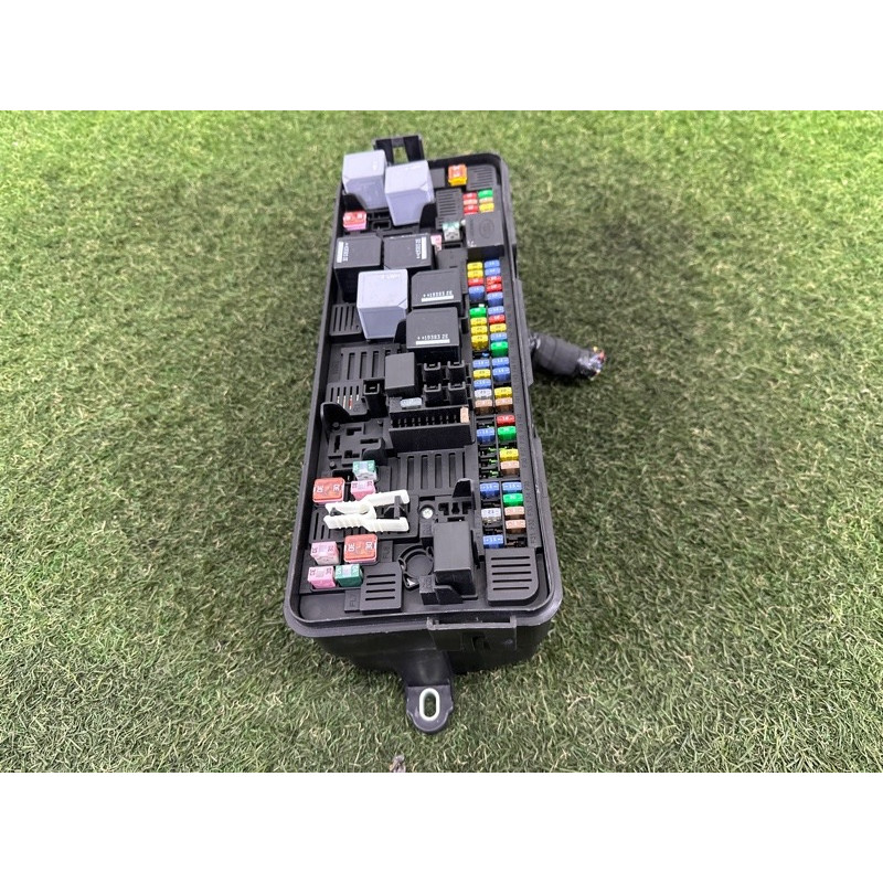 Блок предохранителей (электрика) LAND ROVER RANGE ROVER Sport L494 2016 3.0 Diesel LR080336