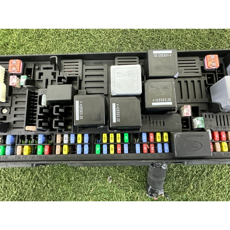 Блок предохранителей (электрика) LAND ROVER RANGE ROVER Sport L494 2016 3.0 Diesel LR080336