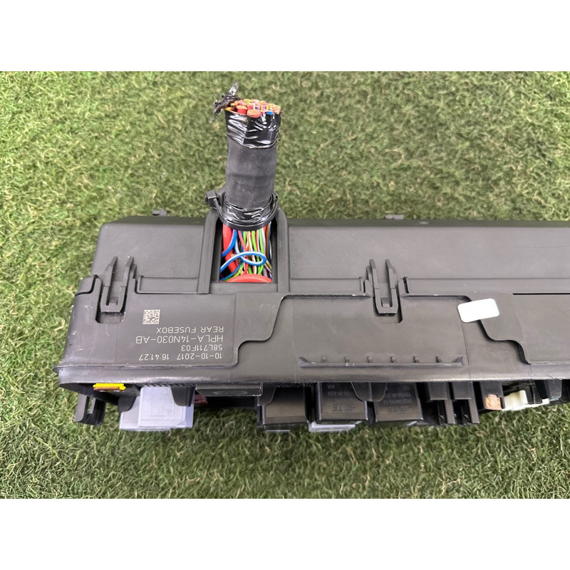 Блок предохранителей (электрика) LAND ROVER RANGE ROVER Sport L494 2016 3.0 Diesel LR080336