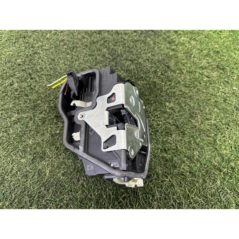 Замок дверей (кузов і елементи) BMW 3-series F30 2015 2.0 51217202143
