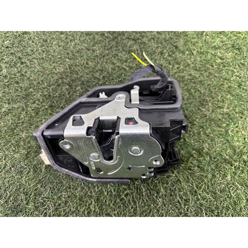 Замок дверей (кузов і елементи) BMW 3-series F30 2015 2.0 51217202143