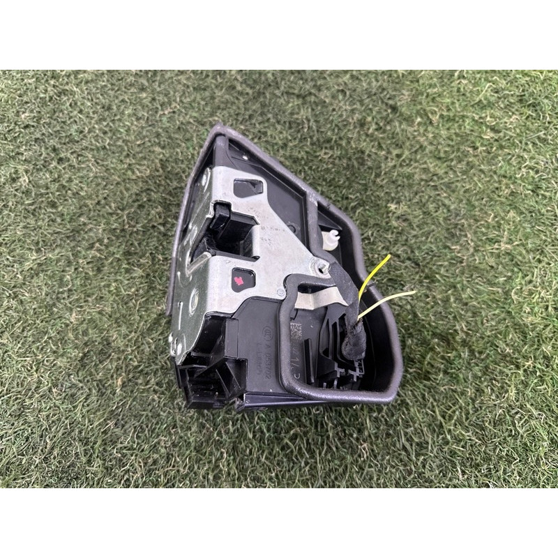 Замок дверей (кузов і елементи) BMW 3-series F30 2015 2.0 51217202143