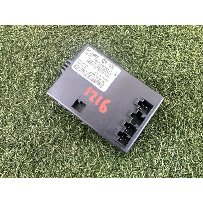 Блок управления подогревом сидения (электрика / блоки управления) Jeep Grand Cherokee WK2 2018 3.6 68382377AA