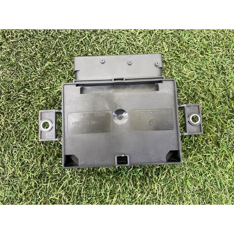 Блок управления стояночным тормозом (электрика / блоки управления) AUDI A8 D4 2011 4.2 CDRA 4H0907801D