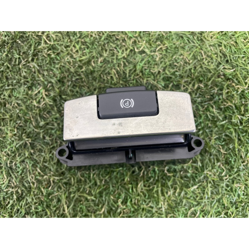 Кнопка стояночного тормоза (электрика / кнопки) LAND ROVER RANGE ROVER Sport L494 2016 3.0 Diesel LR070379
