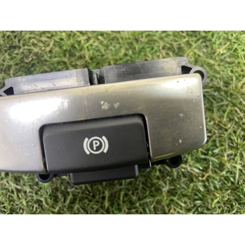 Кнопка стояночного тормоза (электрика / кнопки) LAND ROVER RANGE ROVER Sport L494 2016 3.0 Diesel LR070379