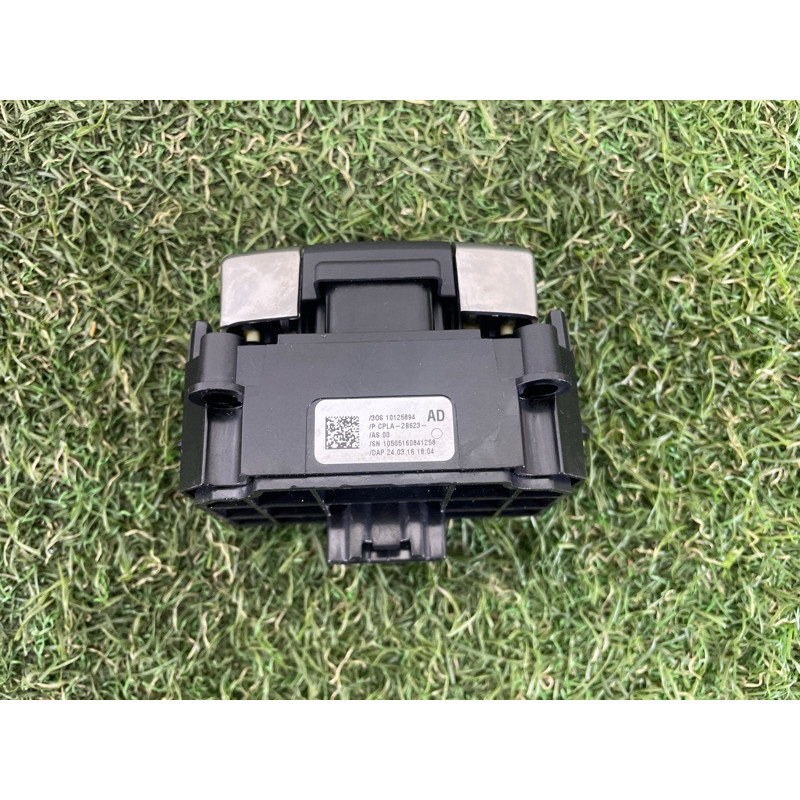 Кнопка стояночного тормоза (электрика / кнопки) LAND ROVER RANGE ROVER Sport L494 2016 3.0 Diesel LR070379