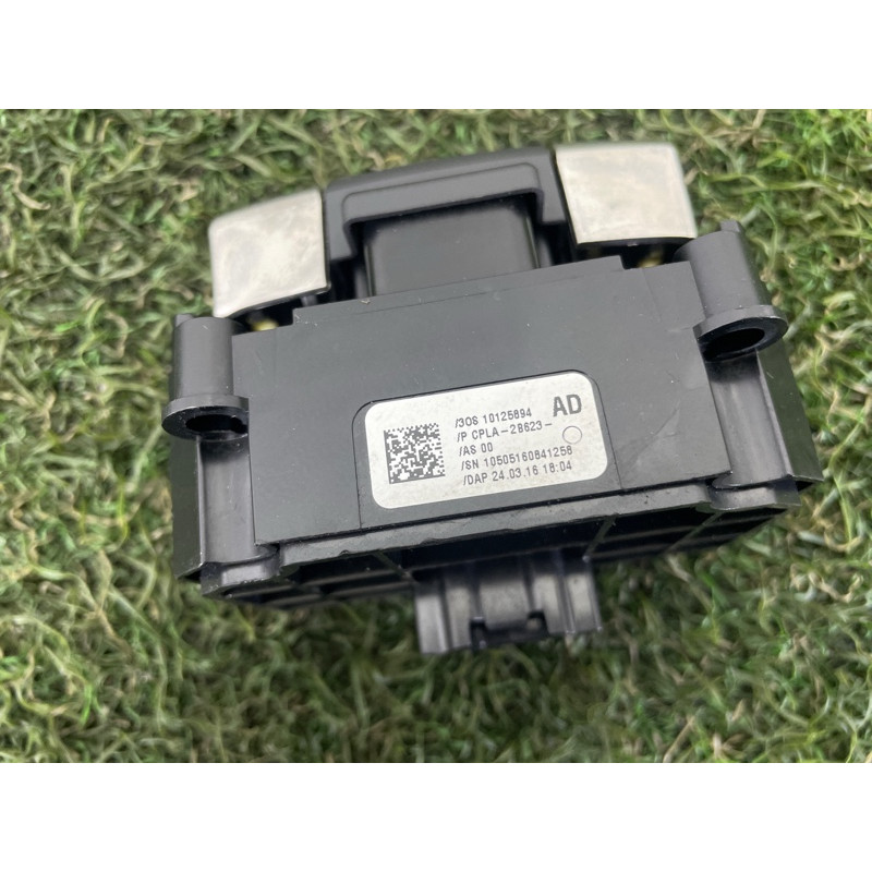 Кнопка стояночного тормоза (электрика / кнопки) LAND ROVER RANGE ROVER Sport L494 2016 3.0 Diesel LR070379