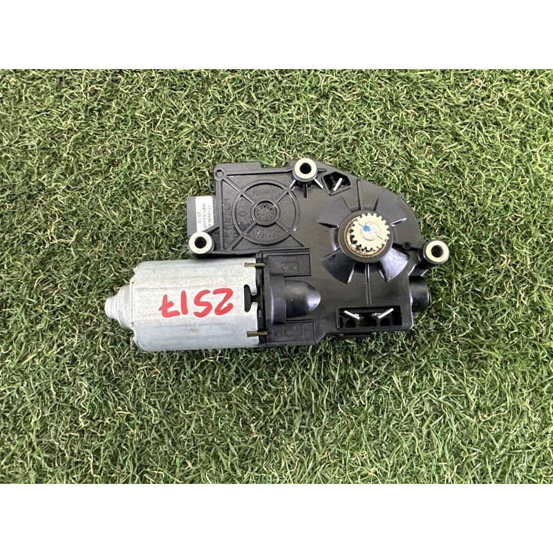 Мотор люка (електрика) BMW 7-series F01 2011 3.0 N54 67617316535