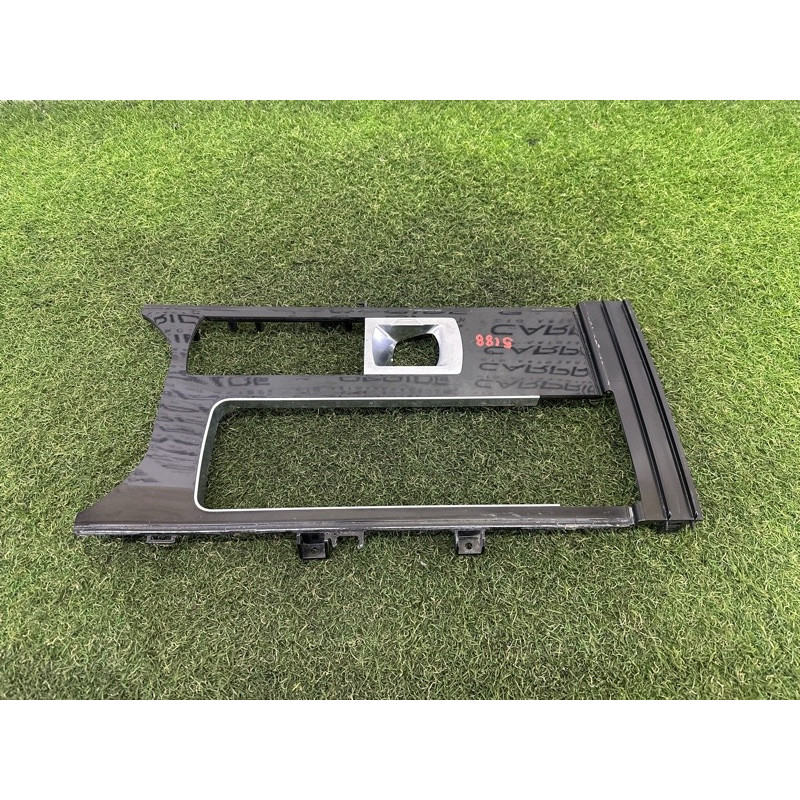 Декоративная накладка центральной консоли (салон) LAND ROVER RANGE ROVER Sport L494 2016 3.0 Diesel LR092345