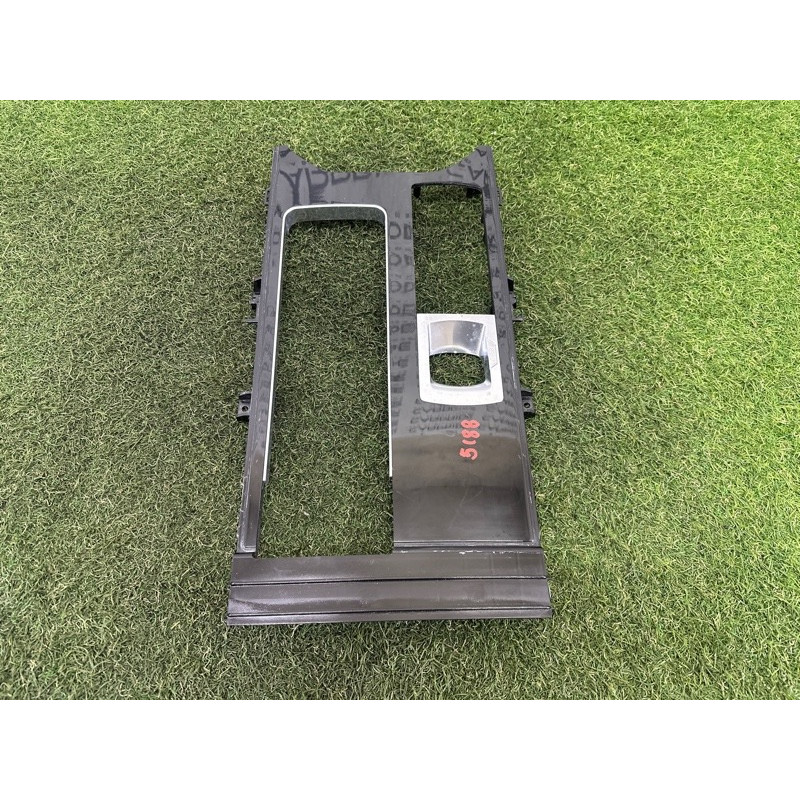 Декоративная накладка центральной консоли (салон) LAND ROVER RANGE ROVER Sport L494 2016 3.0 Diesel LR092345