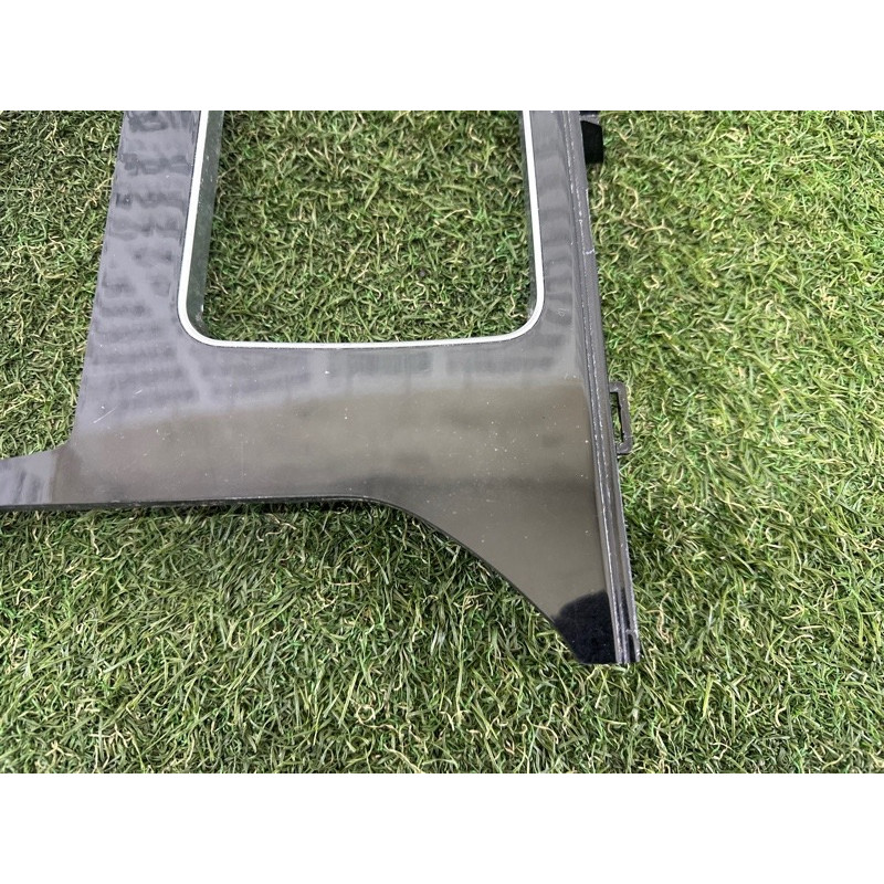 Декоративная накладка центральной консоли (салон) LAND ROVER RANGE ROVER Sport L494 2016 3.0 Diesel LR092345