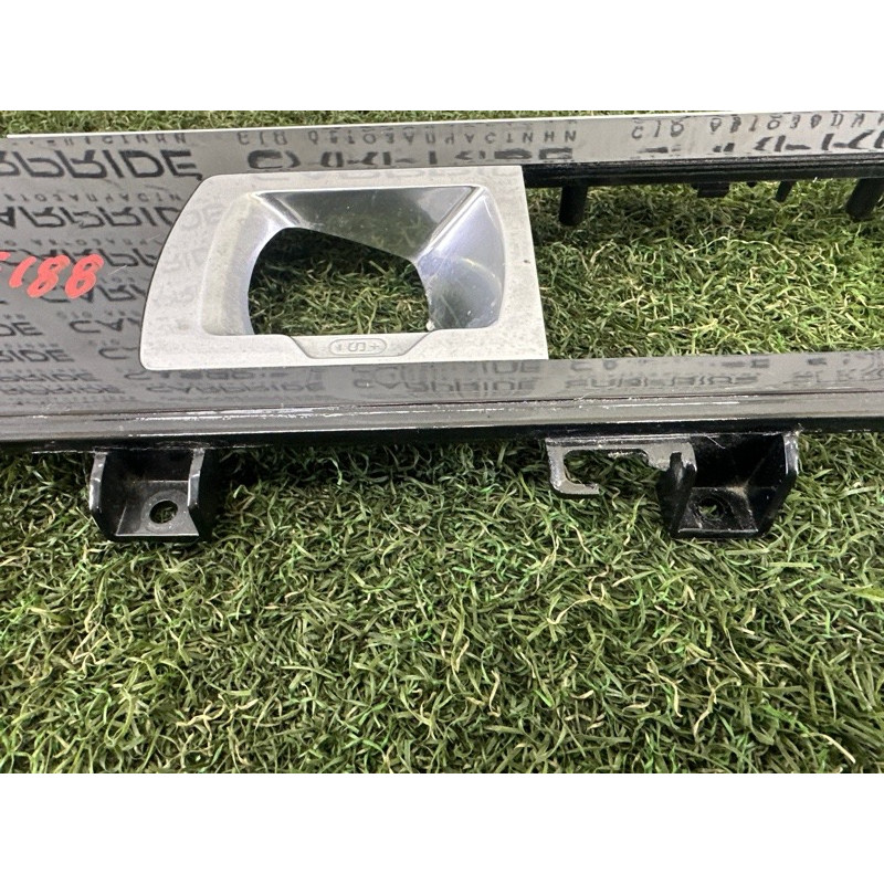 Декоративная накладка центральной консоли (салон) LAND ROVER RANGE ROVER Sport L494 2016 3.0 Diesel LR092345